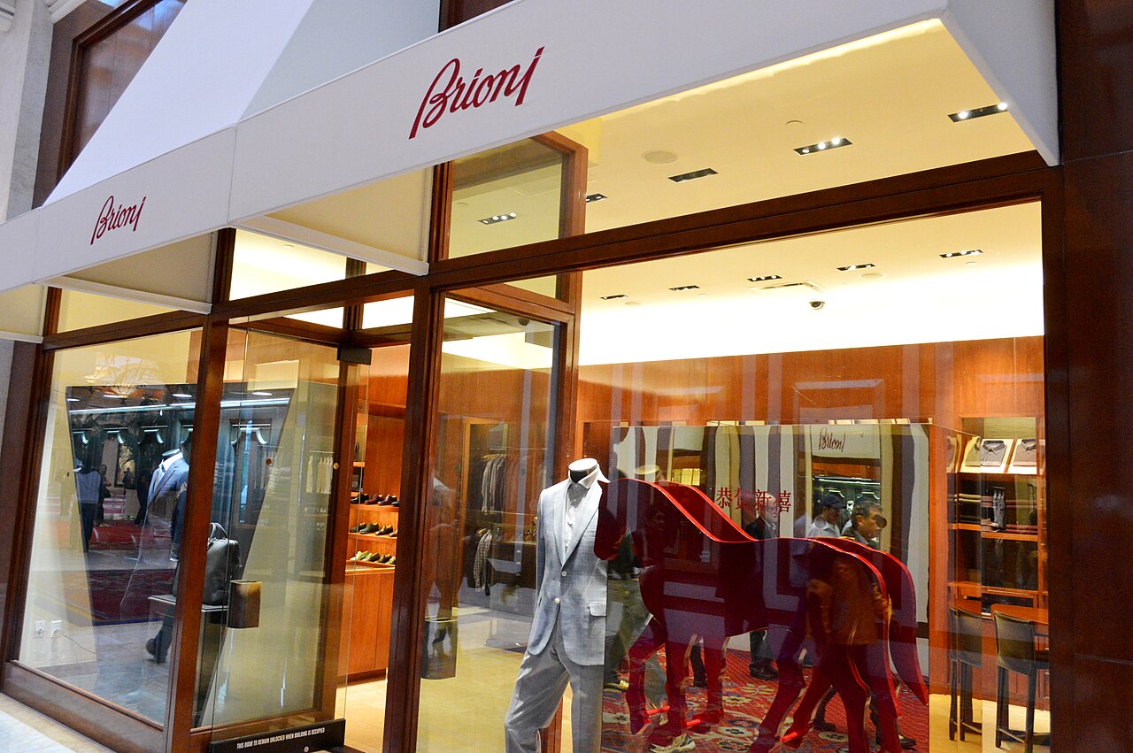 Витрина Brioni в галерее Wynn Esplanade, Лас-Вегас